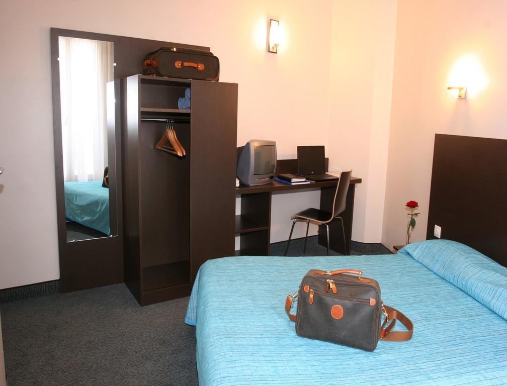 Hotel Amarys Simart Παρίσι Δωμάτιο φωτογραφία